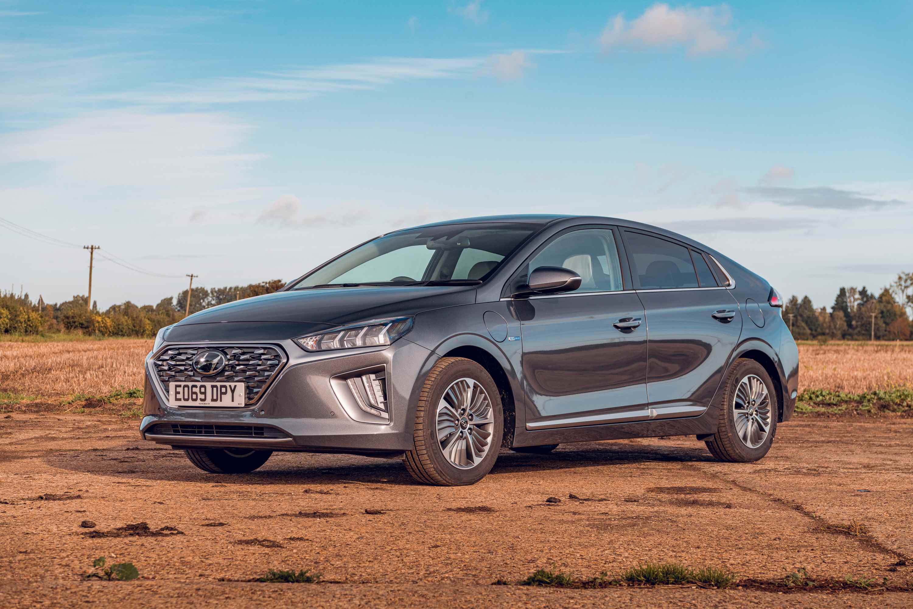 Hyundai ioniq deals hybrid range km